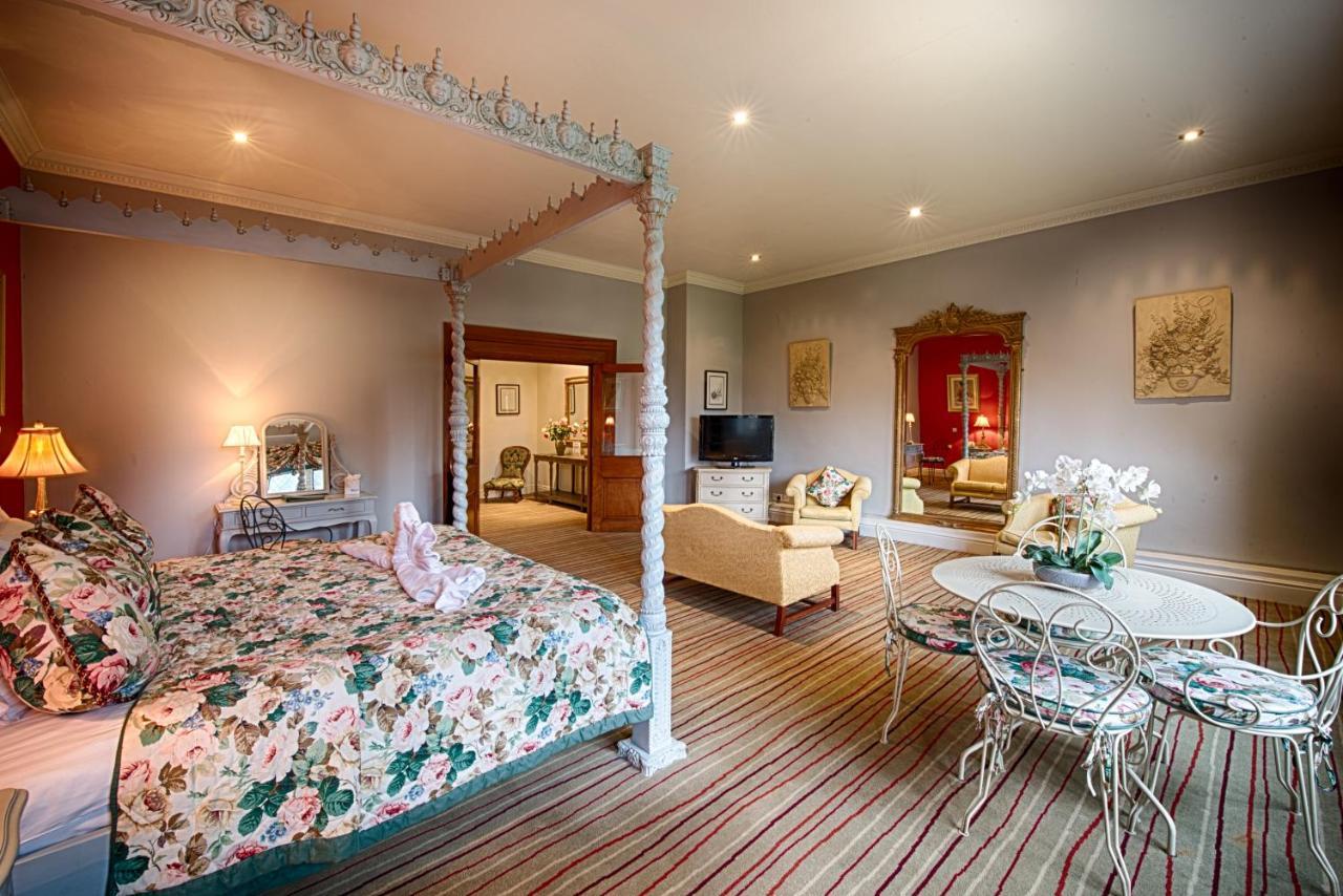 Miskin Manor Hotel Hensol Extérieur photo