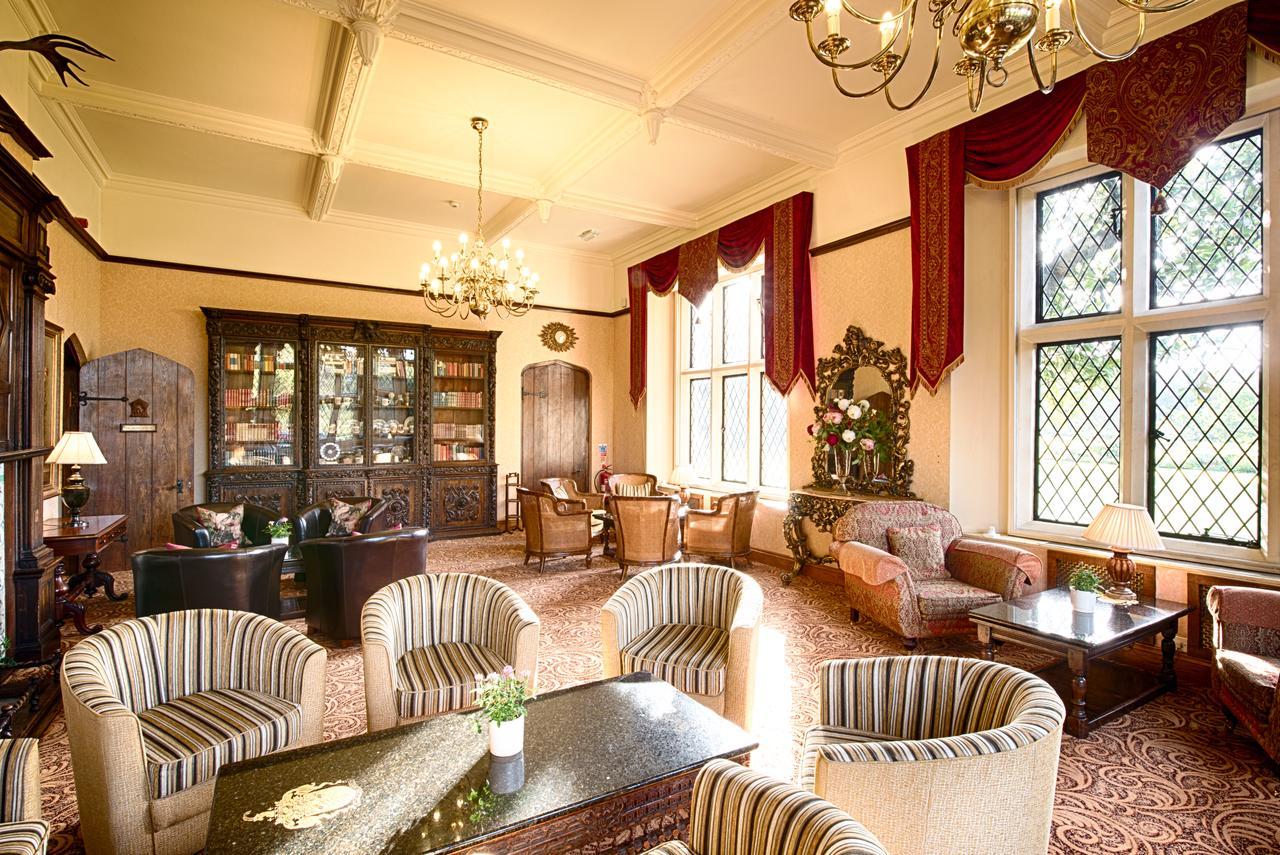 Miskin Manor Hotel Hensol Extérieur photo