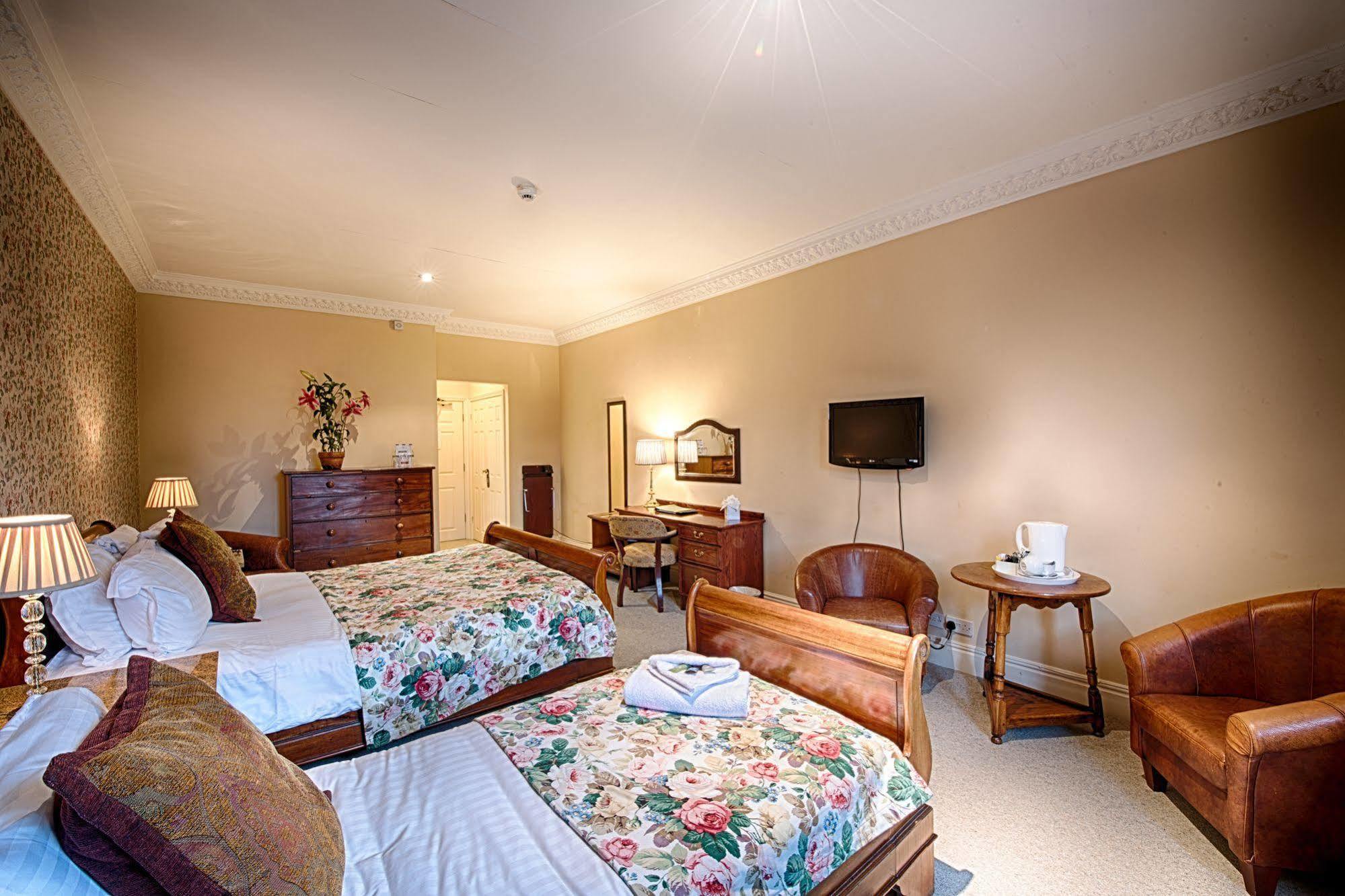 Miskin Manor Hotel Hensol Extérieur photo