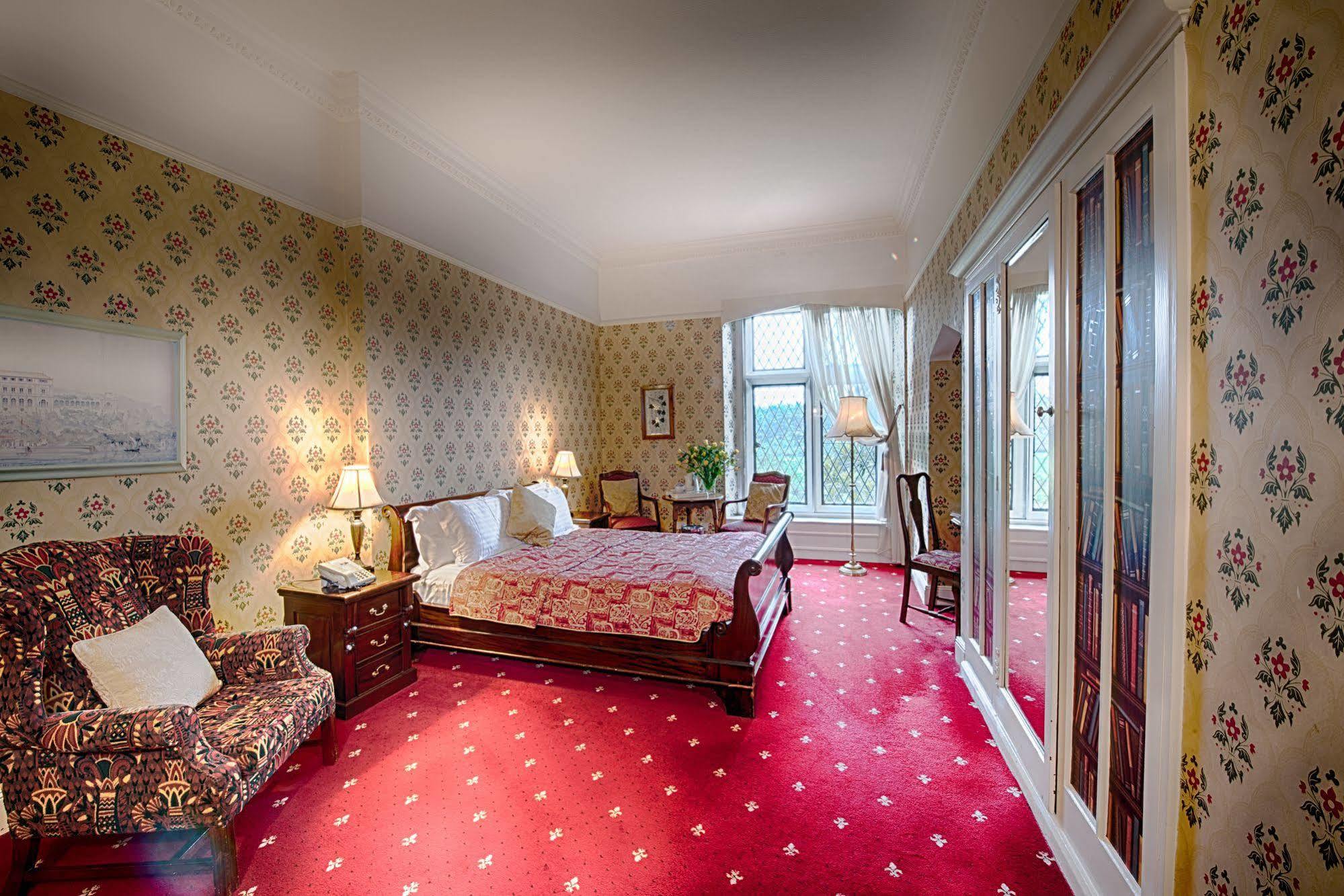 Miskin Manor Hotel Hensol Extérieur photo