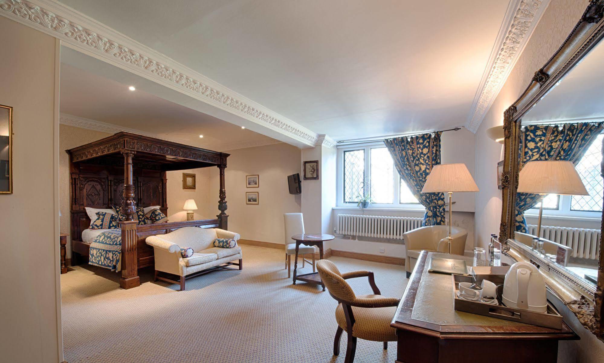Miskin Manor Hotel Hensol Extérieur photo