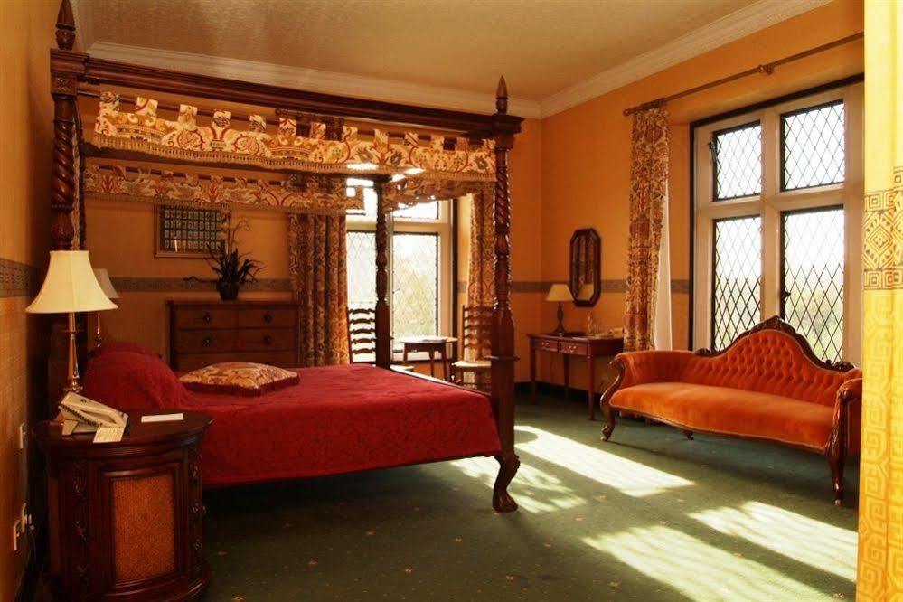 Miskin Manor Hotel Hensol Extérieur photo