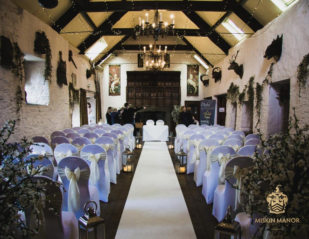 Miskin Manor Hotel Hensol Extérieur photo