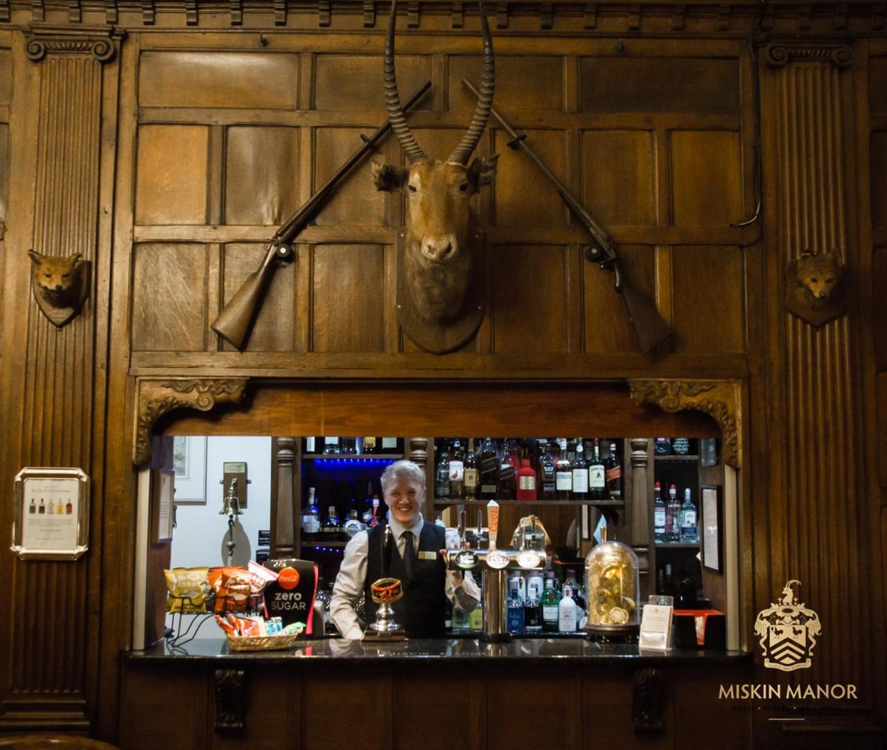 Miskin Manor Hotel Hensol Extérieur photo