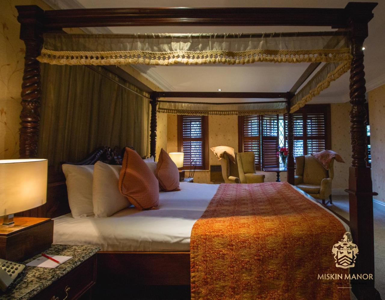 Miskin Manor Hotel Hensol Extérieur photo